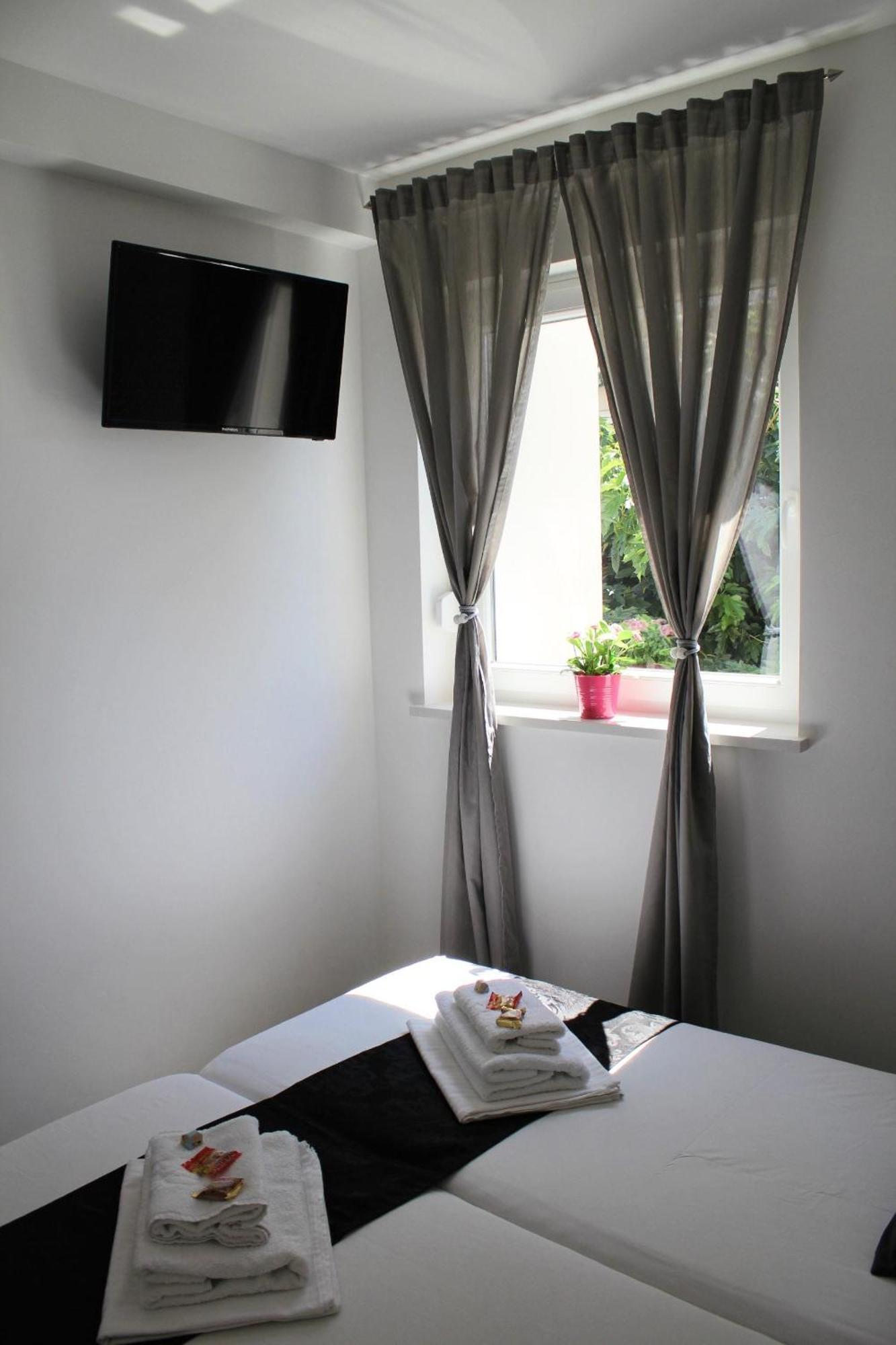 Villa Lumada Pool Apartments 노바야 외부 사진