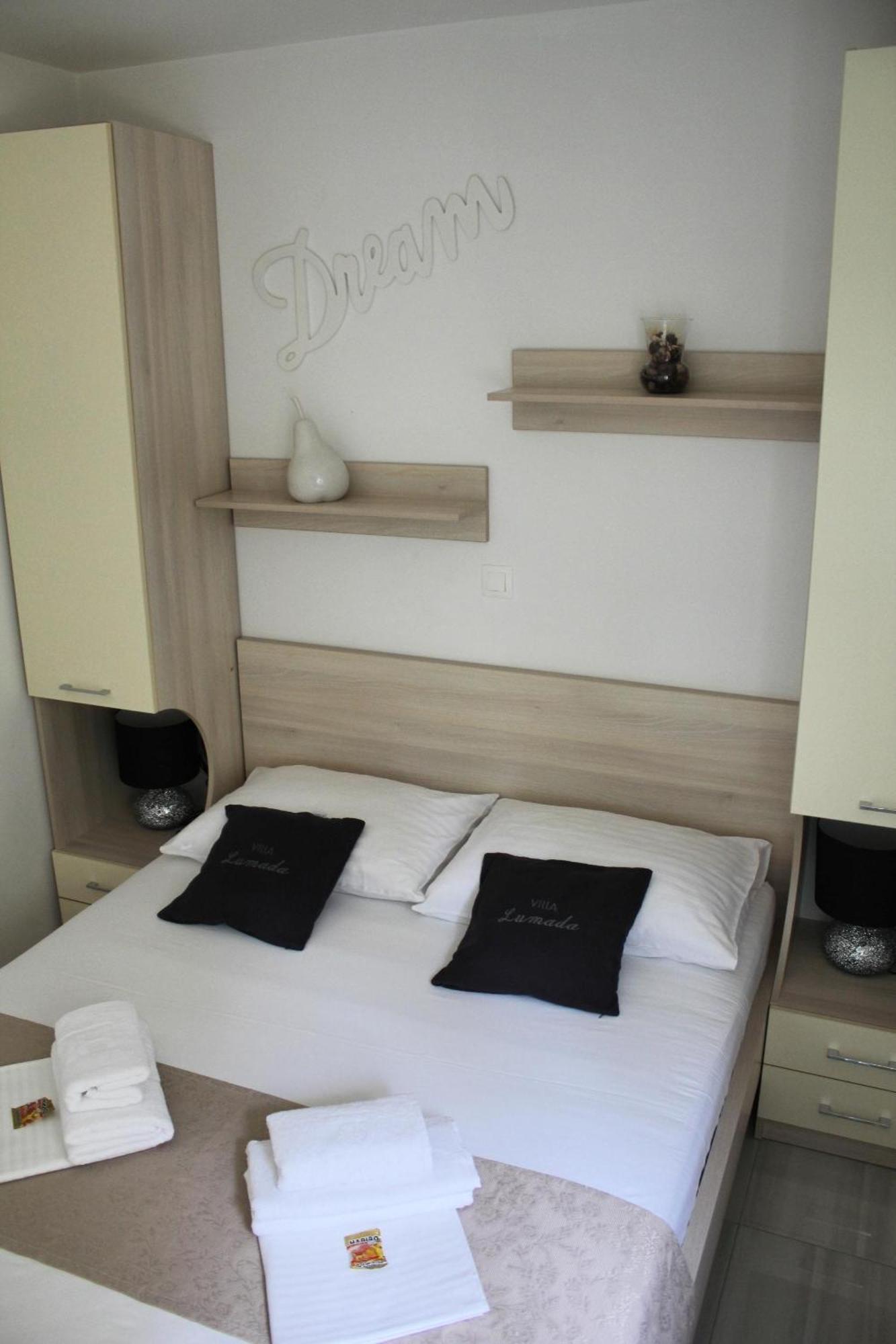 Villa Lumada Pool Apartments 노바야 외부 사진